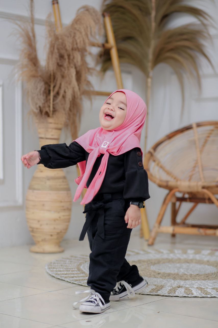 Shiena hijab